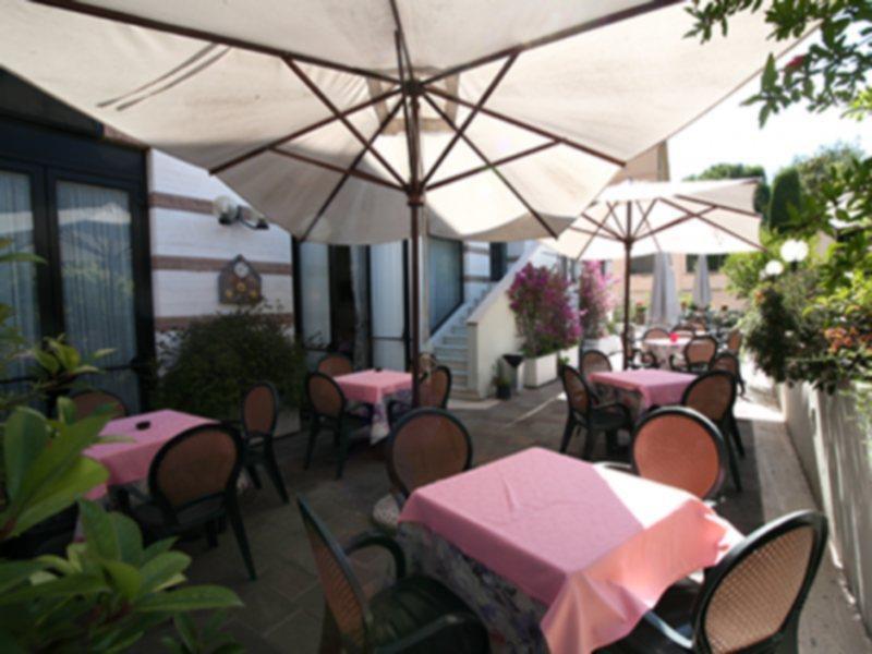 The City Hotel Ancona Exteriör bild